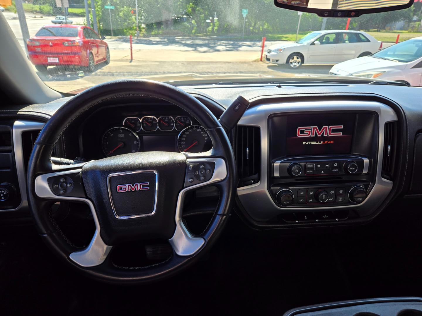 2014 GMC Sierra 1500 (1GTR1UEC2EZ) with an 5.3L V8 F OHV 16V engine, Automatic transmission, located at 503 West Court, Seguin, TX, 78155, (830) 379-3373, 29.568621, -97.969803 - Photo#5